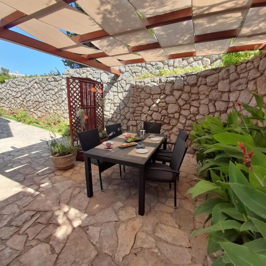 2-Bedroom Apartment 300M From Beach In Punat Kültér fotó
