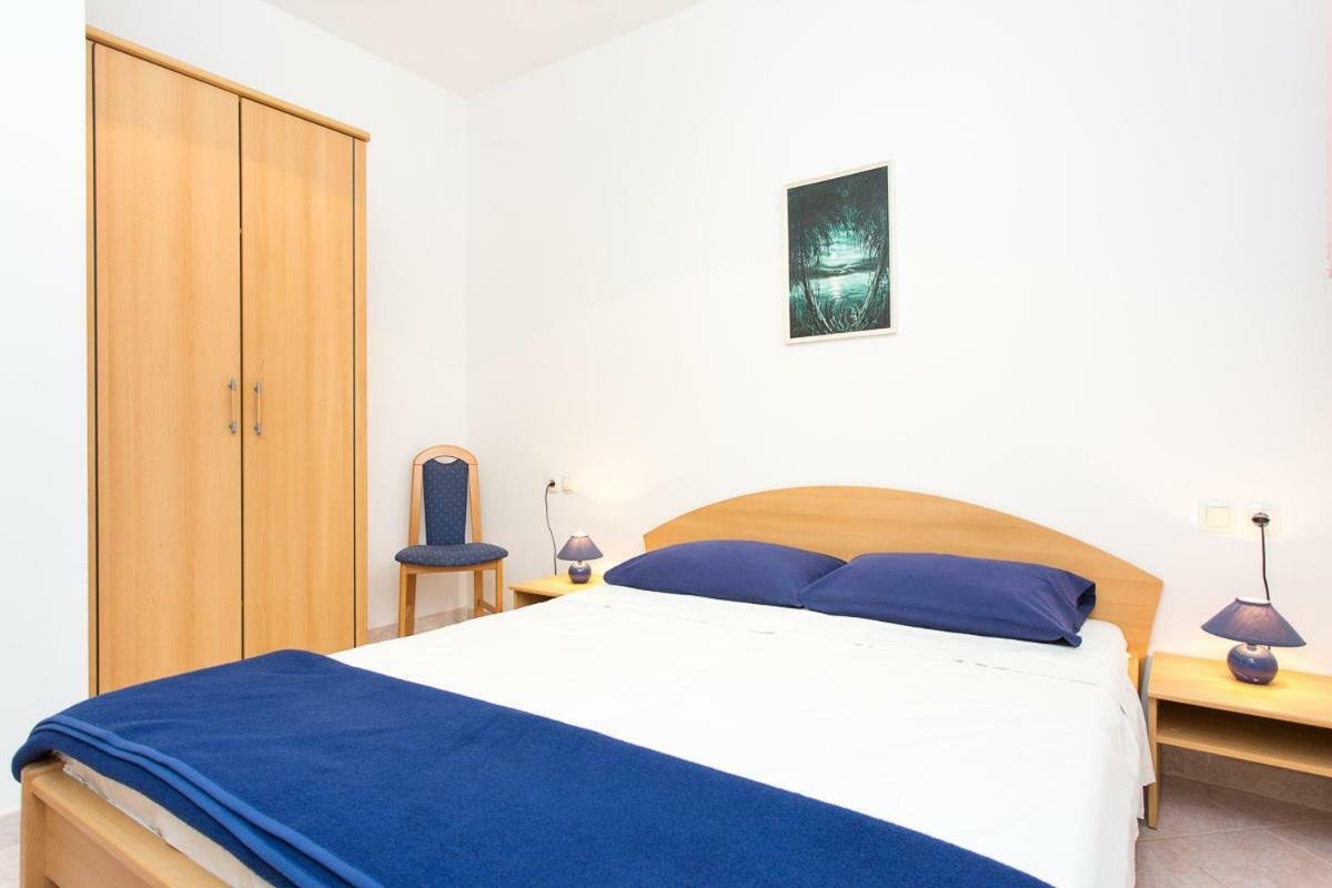 2-Bedroom Apartment 300M From Beach In Punat Kültér fotó