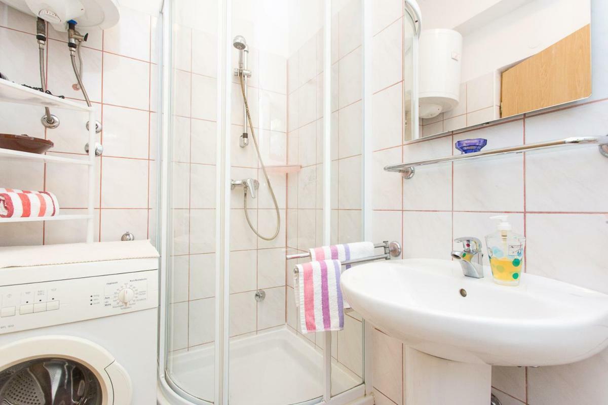 2-Bedroom Apartment 300M From Beach In Punat Kültér fotó