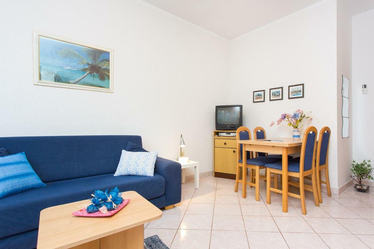 2-Bedroom Apartment 300M From Beach In Punat Kültér fotó